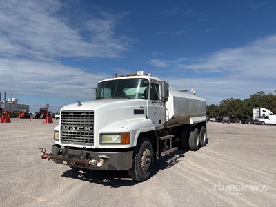2000 Mack CH612 6x4 Water Truck