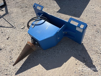 GIYI Skid Steer Wood Splitter ملحقات معدة الحمل الصغيرة المجنزرة المتنوعة (Unused)