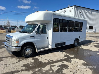 2011 Ford E-450 18-Seat Bus