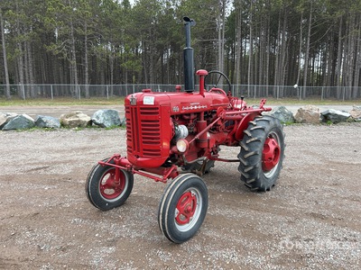 International Farmall 100 4WD Tractor