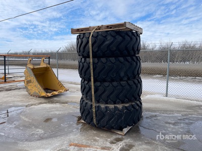 Quantity of (4) Michelin XHA2 20.5R25 إطارات المعدات