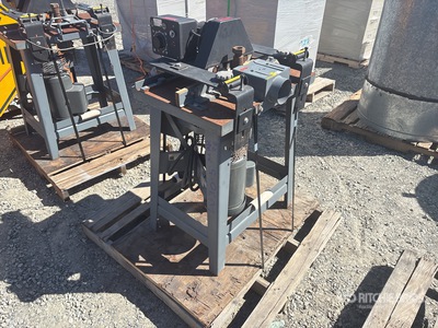 Self-Feeding Bench Router Divers