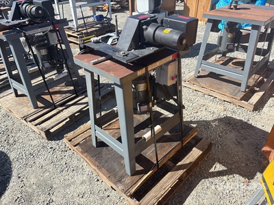 Self-Feeding Bench Router Divers