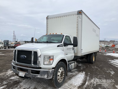 2016 Ford F-650 Super Duty 4x2 Furgoneta caja cerrada