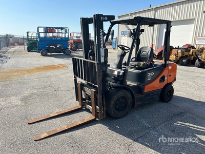 2016 Doosan L33 5550 lb Pneumatic Tire Pneumatic Tire Carretilla Elevadora