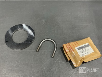 (4) Flow Control Thermostats, (1) Packing Retainer & Assorted Items
