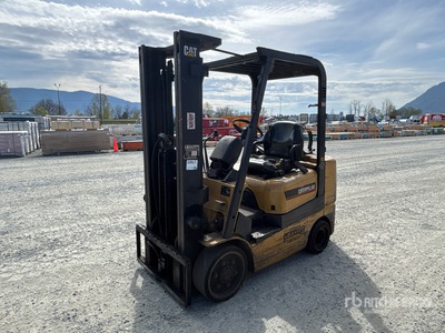 2000 Cat GC25K 5000 lb Cushion Tire Forklift (Inoperable)