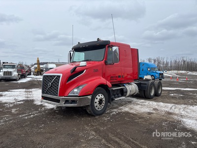 2020 Volvo VNL 6x4 3- Achs Sattelzugmaschine mit Schlafkabine