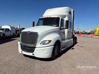 2023 International LT625 6x4 Tracteur routier couchette