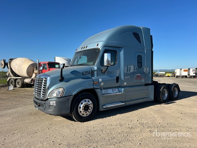2017 Freightliner Cascadia 125 6x4 6x4 تراكتور شاحنة كابينة النوم (ثنائية المحور)