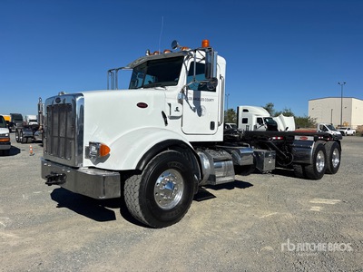 2015 Peterbilt 365 6x4 Roll-Off Truck