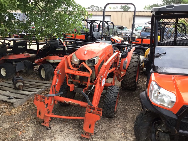 2023 Kubota LX2610SUHSD 4WD Utility Tractor