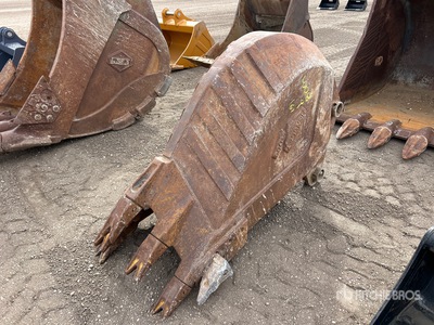Hensley 36 in Excavator Bucket