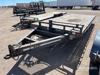 2003 PJ Trailers 20 ft T/A Remolque Portamaquinaria