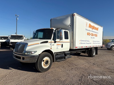 2006 International 4300 4x2 Moving Van Truck