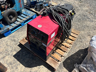 Lincoln Ranger 8 225 A Engine Driven Welder