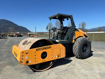 2021 Hyundai HR110C Compacteur à tambour lisse