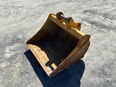 36 in Cleanup Rear Backhoe Bucket - Fits John Deere 310SK