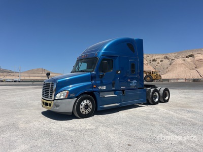 2015 Freightliner Cascadia 125 6x4 T/A Sleeper Truck Tractor
