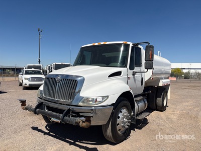 2010 International 4300 2000 gal 4x2 Water Truck