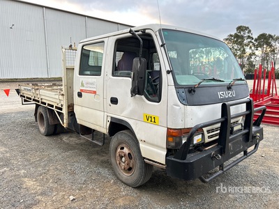 1998 Isuzu NPR 350 4x2 Crew Cab Platte vrachtwagen