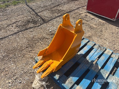 2026 GIYI GY-BK 12 in Digging Excavator Bucket - Fits Cat 305 (Unused)
