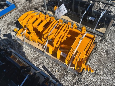 Quantity of (8) 2026 GIYI GYA-8 Mini Excavator Attachments エクスカベーター用アタッチメント - その他 - Fits Cat 301 (Unused)