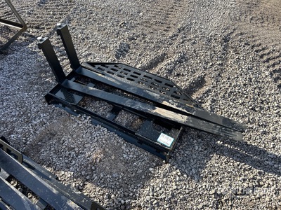 2026 GIYI GY-DHC Skid Steer Forks (Unused)