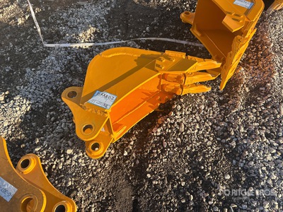 2026 GIYI GY-BK 12 in Excavator Bucket - Fits Cat 303 (Unused)