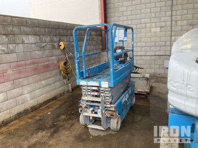 2018 Genie GS-1930 Electric シザーリフト (Inoperable)