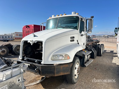 2004 Mack CX613 6x4 Camión rodante (Inoperable)
