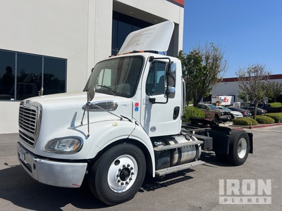 2017 Freightliner M2 4x2 S/A Dagcabine Trekker