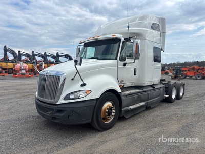 2016 International ProStar+ 6x4 3- Achs Sattelzugmaschine mit Schlafkabine