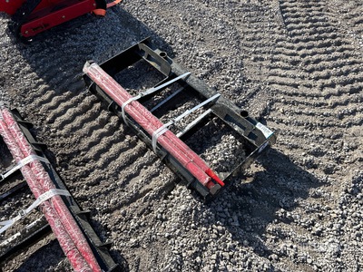 2026 GIYI GY-BF47 47 in Skid Steer Bale Spear (Unused)