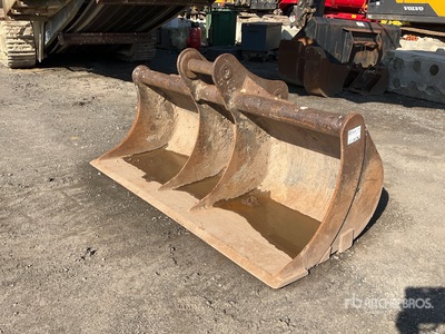 B&W 2100 mm Cleanup Excavator Bucket