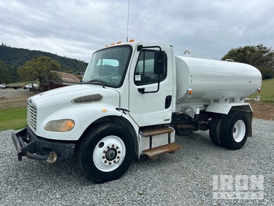 2005 Freightliner 2000 gal 4x2 Water Truck