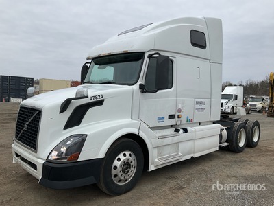 2014 Volvo VNL670 6x4 3- Achs Sattelzugmaschine mit Schlafkabine