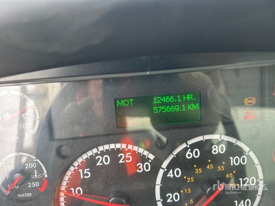 2018 Freightliner M2 106 4x2 Livestock Truck