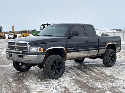 2001 Dodge Ram 1500 4x4 Extended Cab Pickup