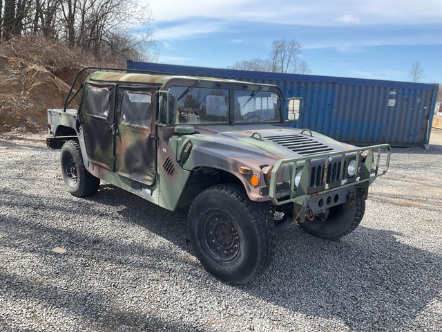 AM General M1097R1 HMMWV 4 Door Soft Top w/Truck Body