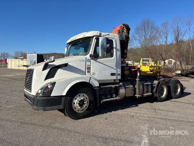 2014 Palfinger PK19502 C 12800 lb Knuckle Boom on 2015 Volvo VNL300 6x4 Camión Grúa (Inoperable)