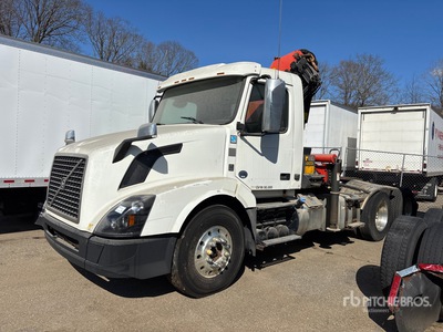 2014 Palfinger PK19502 C 12800 lb Knuckle Boom on 2016 Volvo VNL300 6x4 Camión Grúa (Inoperable)