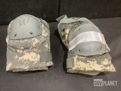 (152) Pairs of Knee Pads