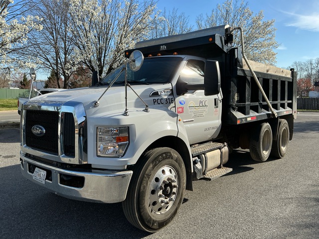2019 Ford F-750 6x2 T/A Dump Truck