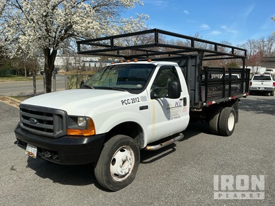 2000 Ford F-450 XL 4x2 Flatbed Truck