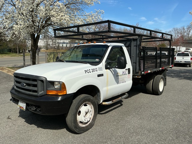 2000 Ford F-450 XL 4x2 Flatbed Truck 2000 Ford F-450 XL 4x2 Flatbed Truck