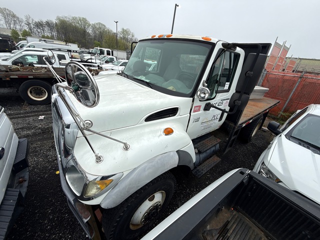 2004 International 7400 4x4 Flatbed Truck (Inoperable) 2004 International 7400 4x4 Flatbed Truck (Inoperable)