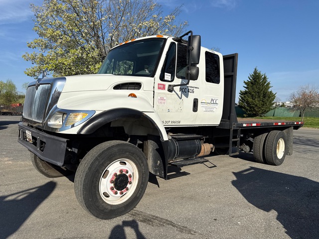 2007 International 7300 4x4 Extended Cab Flatbed Truck 2007 International 7300 4x4 Extended Cab Flatbed Truck
