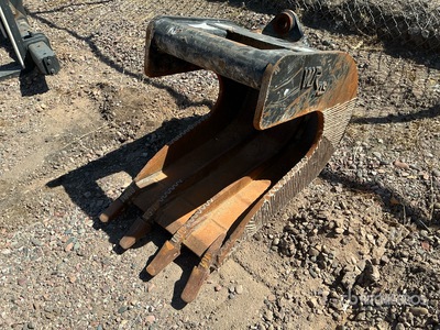 24 in Backhoe Rear Bucket - Fits John Deere 410