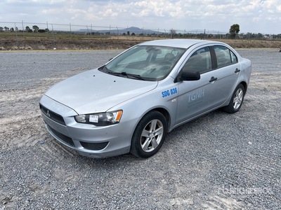 2013 Mitsubishi Lancer Automovil / Automobile